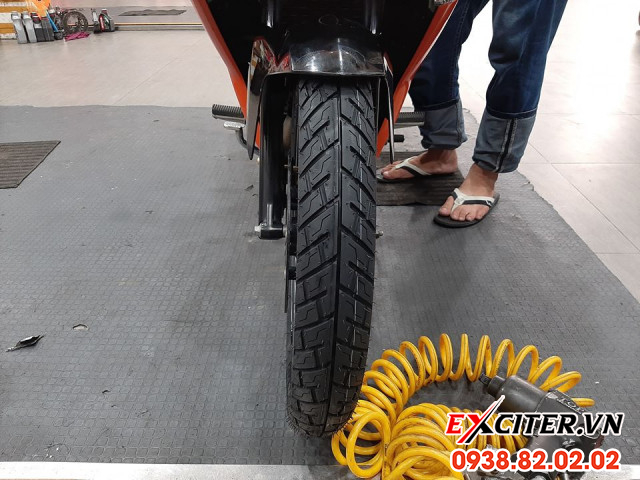 Vỏ michelin city grip pro 9080-17 cho exciter - 1