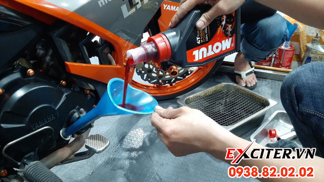 Nhớt motul 7100 10w50 cho exciter 150 - 2