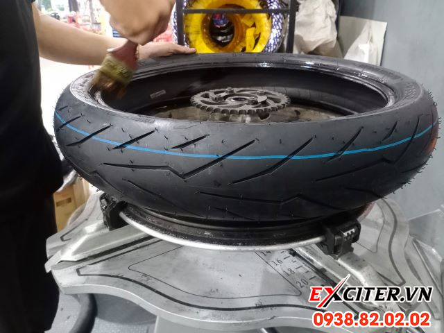 Cách nhận biết vỏ pirelli cho exciter có lắp đúng chiều hay không - 4