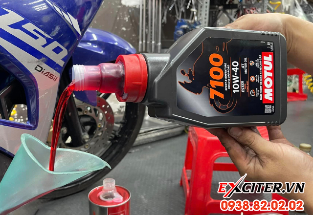 Exciter 155 thay nhớt motul 7100 10w40 đi phố có bị nóng máy không - 2