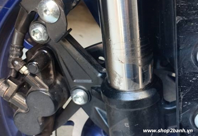 Phuộc trước exciter 135 kêu cụp cụp khi chạy qua đường xóc phải làm sao - 2