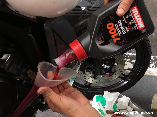 Nhớt motul 7100 10w50 cho exciter 150 - 2