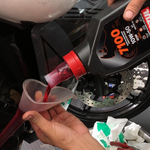 Nhớt Motul 7100 10W50 cho Exciter 150
