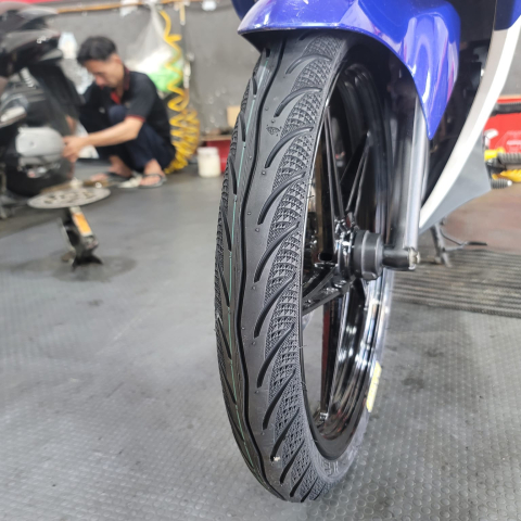 Vỏ Maxxis 70/90-17 gai 3D không ruột cho Exciter