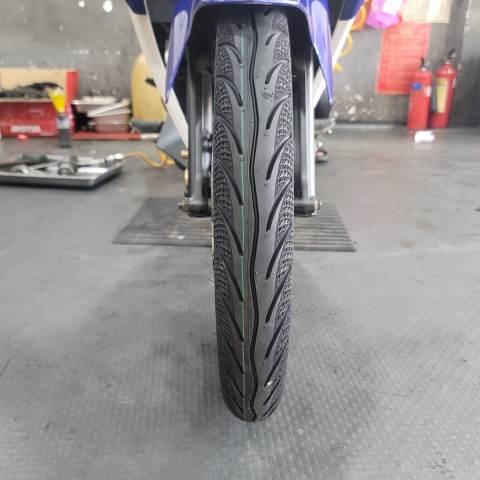 Vỏ Maxxis 70/90-17 gai 3D không ruột cho Exciter